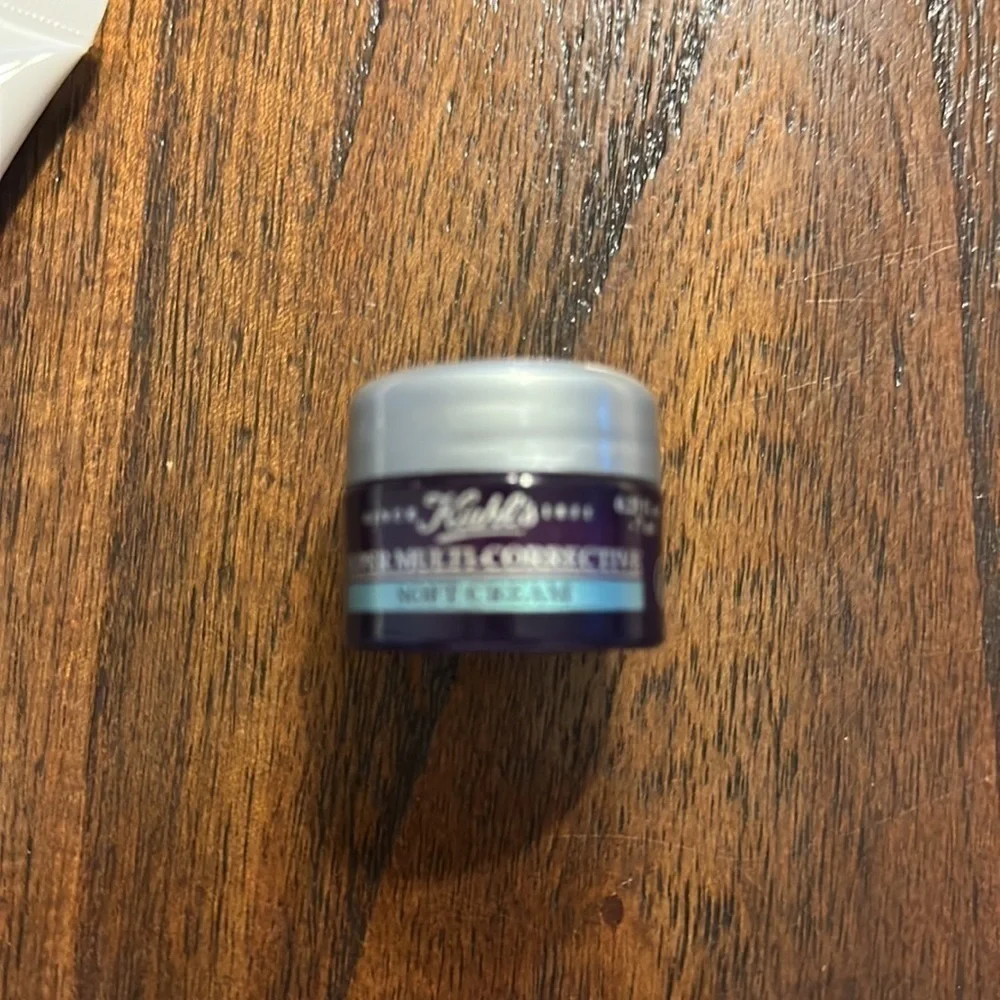 KIEHL’S Ultra Facial Cleanser AND Super Multi-Corrective Soft cream - Picture 4 of 5